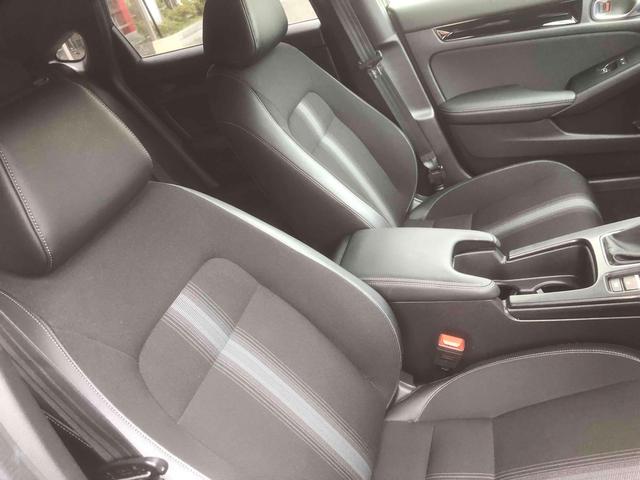 シビック ＬＸ　１８インチＡＷ　社外マフラー　ＬＥＤヘッドライト　純正ナビ・フルセグＴＶ　バックカメラ　ビルトインＥＴＣ２．０　ホンダセンシング　デジタルグラフィックメーター　ドライブレコーダー（33枚目）