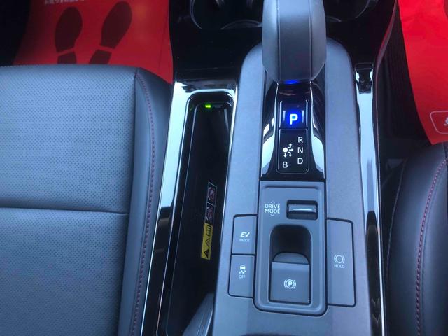 プリウス Z 12.3インチナビ フルセグTV 全方位カメラ パワーバックドア ビルトインETC2.0 ステアリングヒーター 前後ドラレコ 純正19インチAW BSM ベンチレーション(8枚目)