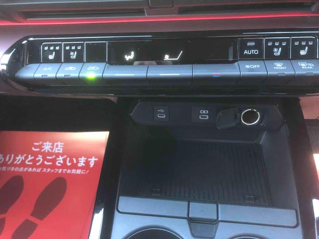 プリウス Z 12.3インチナビ フルセグTV 全方位カメラ パワーバックドア ビルトインETC2.0 ステアリングヒーター 前後ドラレコ 純正19インチAW BSM ベンチレーション(10枚目)