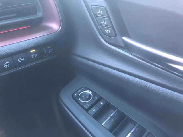 プリウス Z 12.3インチナビ フルセグTV 全方位カメラ パワーバックドア ビルトインETC2.0 ステアリングヒーター 前後ドラレコ 純正19インチAW BSM ベンチレーション(21枚目)