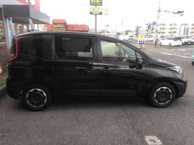 シエンタ ハイブリッドＺ　純正ディスプレイオーディオ　ナビ＆フルセグＴＶ　ドラレコ　　　レーンアシスト　全方位カメラ　両側電動スライドドア　オートマチックハイビーム　ＬＥＤヘッドランプ（15枚目）