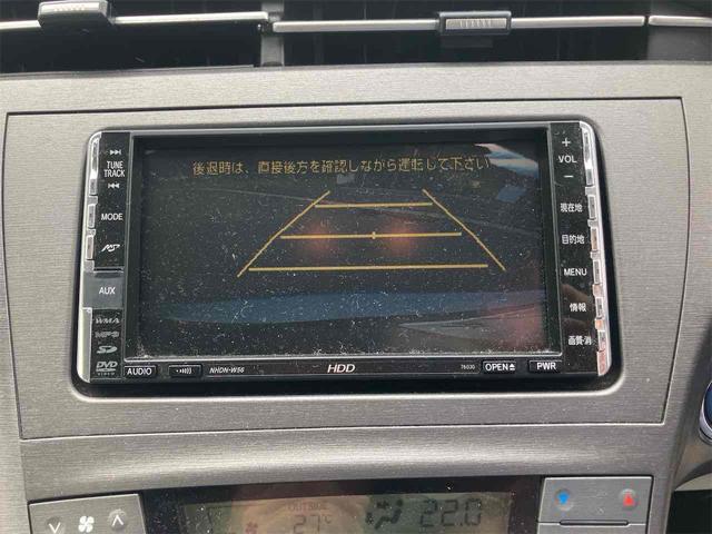 プリウス Ｓ　バックカメラ　ナビ　アルミホイール　オートライト　ＣＶＴ　スマートキー　電動格納ミラー　ＣＤ　ＤＶＤ再生　ミュージックプレイヤー接続可　ＡＢＳ　ＥＳＣ　寒冷地仕様　エンジンスターター（5枚目）