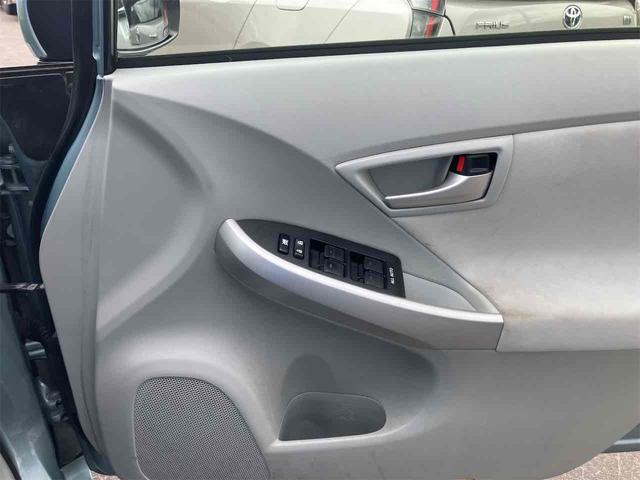 プリウス Ｓ　バックカメラ　ナビ　アルミホイール　オートライト　ＣＶＴ　スマートキー　電動格納ミラー　ＣＤ　ＤＶＤ再生　ミュージックプレイヤー接続可　ＡＢＳ　ＥＳＣ　寒冷地仕様　エンジンスターター（47枚目）