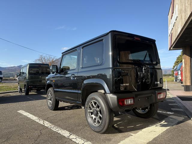 ジムニー XC 660 4WD AT届出済未使用車・最終4型・ブラック(6枚目)
