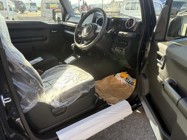 ジムニー XC 660 4WD AT届出済未使用車・最終4型・ブラック(12枚目)