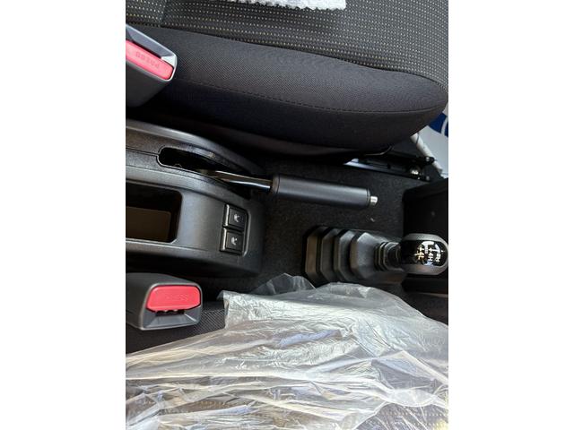 ジムニー XC 660 4WD AT届出済未使用車・最終4型・ブラック(14枚目)