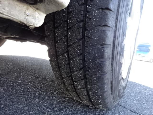 レジアスエースバン 　【Ｔ７１８８】Ｒ２年式　５ドア　ガソリン　２ＷＤ　実走行９．３万ＫＭ　ＴＳＳ　乗車定員３（６）人　ＴＶ　基本装備　運転席ＳＲＳエアバッグ　ＡＢＳ　ナビ　バックカメラ　ＥＴＣ（38枚目）
