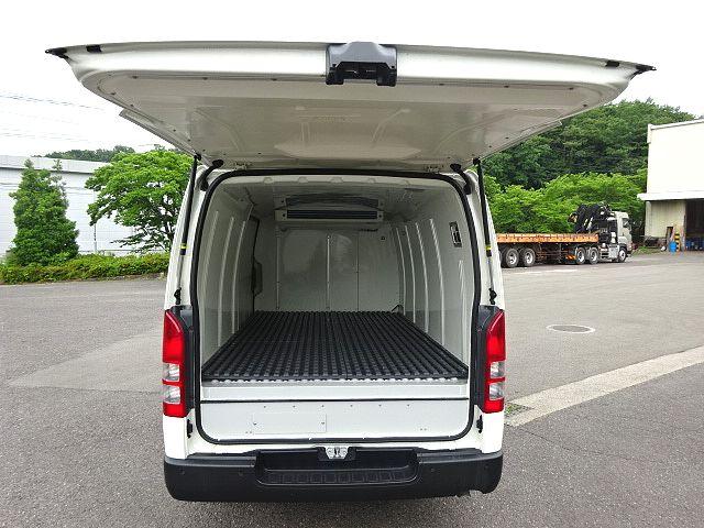 ハイエースバン 　【Ｔ７３６１】Ｒ４年式　　冷蔵冷凍車　実走行２．４万ｋｍ　ＴＳＳ　－７度設定　ナビ　ＴＶ　車検Ｒ８．４月迄　基本装備　運転席ＳＲＳエアバッグ　ＡＢＳ　電動格納ミラー　バックカメラ　ビルトインＥＴＣ（13枚目）