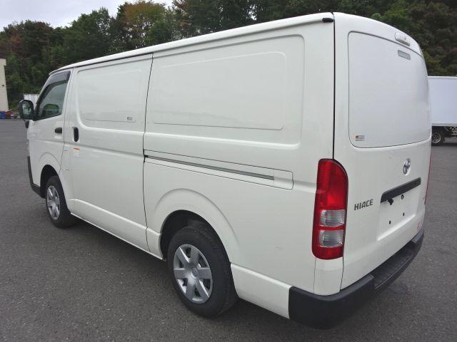 ハイエースバン 　【Ｔ７４４９】Ｒ６　冷蔵冷凍車　実走行３．３万ｋｍ　ＴＳＳ　－７℃〜３５℃設定　ナビ　ＴＶ　デジタルインナーミラー　基本装備　運転席ＳＲＳエアバッグ　ＡＢＳ　電動格納ミラー　バックカメラ（6枚目）