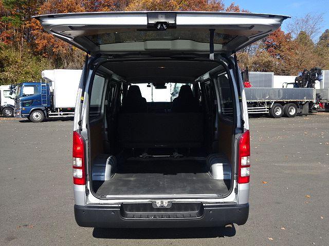 ハイエースバン ロングＤＸ　【Ｔ７５１７】Ｒ４年式　ディーゼル　４ＷＤ　５ドア　実走行１１．９万ｋｍ　ＴＳＳ　純正ナビ　フルセグＴＶ　基本装備　運転席ＳＲＳエアバッグ　ＡＢＳ　ＥＴＣ２．０　　バックカメラ（14枚目）