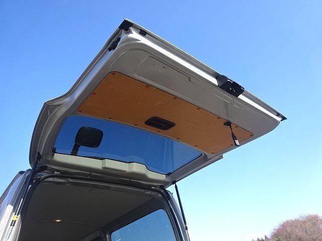 ハイエースバン ロングＤＸ　【Ｔ７５１７】Ｒ４年式　ディーゼル　４ＷＤ　５ドア　実走行１１．９万ｋｍ　ＴＳＳ　純正ナビ　フルセグＴＶ　基本装備　運転席ＳＲＳエアバッグ　ＡＢＳ　ＥＴＣ２．０　　バックカメラ（15枚目）