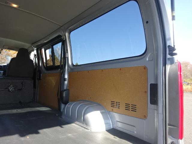 ハイエースバン ロングＤＸ　【Ｔ７５１７】Ｒ４年式　ディーゼル　４ＷＤ　５ドア　実走行１１．９万ｋｍ　ＴＳＳ　純正ナビ　フルセグＴＶ　基本装備　運転席ＳＲＳエアバッグ　ＡＢＳ　ＥＴＣ２．０　　バックカメラ（20枚目）