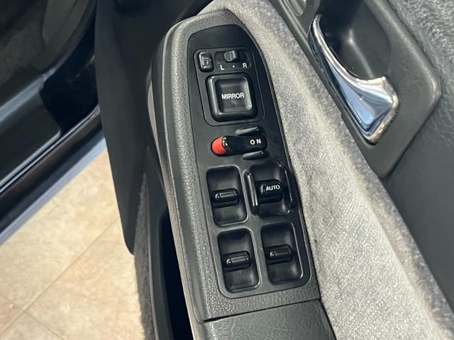 アコード 2.0EXL-i ★エンジン型式F20A★フロントフォグランプ★純正14アルミホイール★オートクルーズコントロール★運転席パワーシート★電動格納ミラー★4速AT★AM/FMラジオ★集中ドアロック★(35枚目)