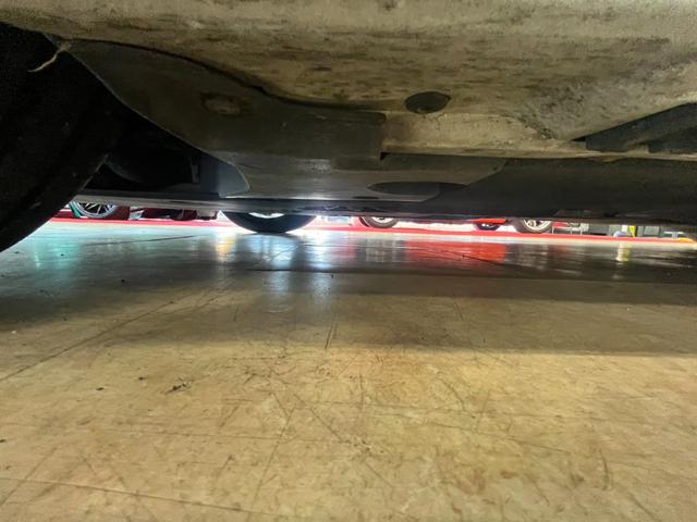 パナメーラ GTS ★車検令和8年9月★4WD★ナビ★テレビ★バックカメラ★電動式パーキングブレーキ★エアサスペンション★ブレーキキャリパー★ガラスサンルーフ★本革シート★全席シートヒーター★全周囲カメラ★(19枚目)