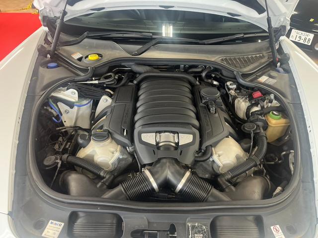 パナメーラ GTS ★車検令和8年9月★4WD★ナビ★テレビ★バックカメラ★電動式パーキングブレーキ★エアサスペンション★ブレーキキャリパー★ガラスサンルーフ★本革シート★全席シートヒーター★全周囲カメラ★(22枚目)