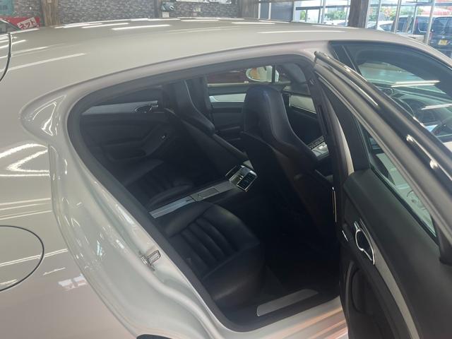 パナメーラ GTS ★車検令和8年9月★4WD★ナビ★テレビ★バックカメラ★電動式パーキングブレーキ★エアサスペンション★ブレーキキャリパー★ガラスサンルーフ★本革シート★全席シートヒーター★全周囲カメラ★(60枚目)