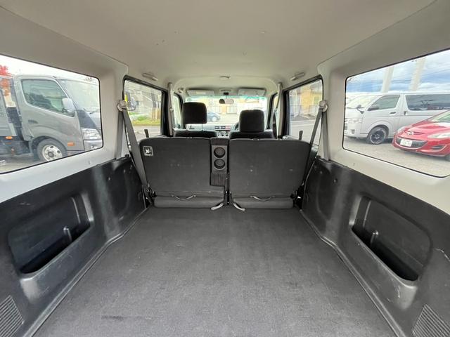 普段のお買い物や通勤、送迎等に十分な荷室スペースを確保しております。セカンドシートを倒すと、大きな荷物の積載も可能です♪