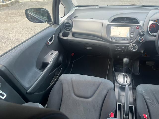 フィット Ｇ　スマートスタイルエディション　★車検令和８年９月★ナビ★テレビ★バックカメラ★ＥＴＣ★社外１４インチアルミホイール★スマートキー★エンジン型式Ｌ１３Ａ★カラーコードＰＢ８３Ｐプレミアムディープバイオレットパール★（46枚目）