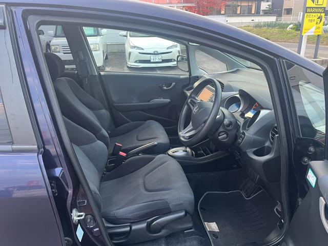 フィット Ｇ　スマートスタイルエディション　★車検令和８年９月★ナビ★テレビ★バックカメラ★ＥＴＣ★社外１４インチアルミホイール★スマートキー★エンジン型式Ｌ１３Ａ★カラーコードＰＢ８３Ｐプレミアムディープバイオレットパール★（48枚目）