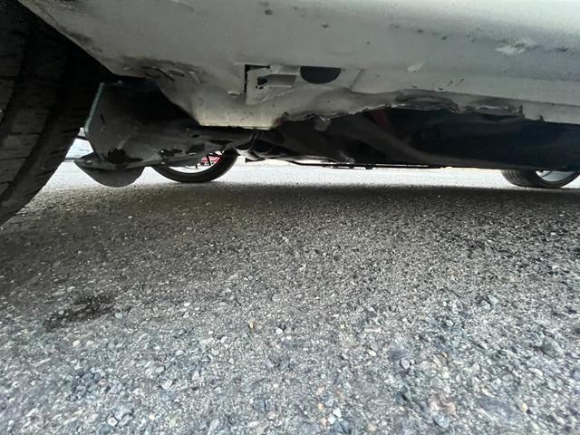 プリウス Ｓツーリングセレクション・Ｇ’ｓ　★車検令和９年４月★ナビ★テレビ★バックカメラ★ＥＴＣ★寒冷地仕様★ＨＩＤヘッドライト★アイドリングストップ★ＲＡＹＳ１９インチアルミホイール★サイドカーテンエアバック★横滑り防止システム★（14枚目）