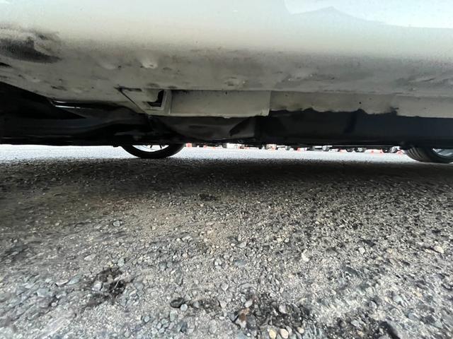 プリウス Ｓツーリングセレクション・Ｇ’ｓ　★車検令和９年４月★ナビ★テレビ★バックカメラ★ＥＴＣ★寒冷地仕様★ＨＩＤヘッドライト★アイドリングストップ★ＲＡＹＳ１９インチアルミホイール★サイドカーテンエアバック★横滑り防止システム★（19枚目）