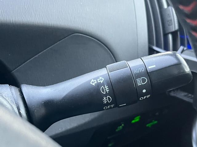 プリウス Ｓツーリングセレクション・Ｇ’ｓ　★車検令和９年４月★ナビ★テレビ★バックカメラ★ＥＴＣ★寒冷地仕様★ＨＩＤヘッドライト★アイドリングストップ★ＲＡＹＳ１９インチアルミホイール★サイドカーテンエアバック★横滑り防止システム★（33枚目）