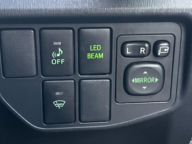 プリウス Ｓツーリングセレクション・Ｇ’ｓ　★車検令和９年４月★ナビ★テレビ★バックカメラ★ＥＴＣ★寒冷地仕様★ＨＩＤヘッドライト★アイドリングストップ★ＲＡＹＳ１９インチアルミホイール★サイドカーテンエアバック★横滑り防止システム★（37枚目）