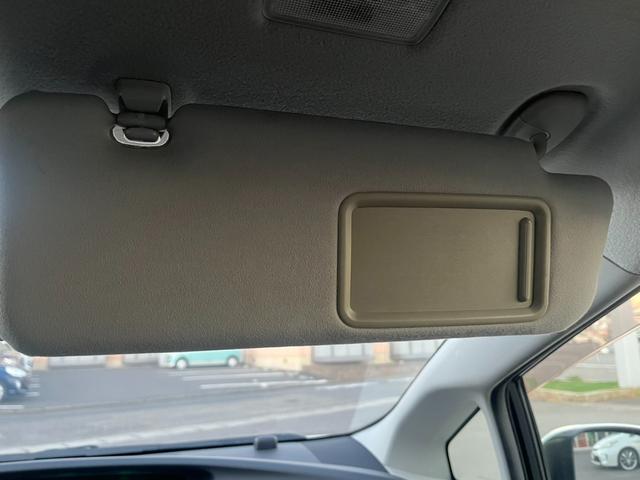 プリウス Ｓツーリングセレクション・Ｇ’ｓ　★車検令和９年４月★ナビ★テレビ★バックカメラ★ＥＴＣ★寒冷地仕様★ＨＩＤヘッドライト★アイドリングストップ★ＲＡＹＳ１９インチアルミホイール★サイドカーテンエアバック★横滑り防止システム★（39枚目）