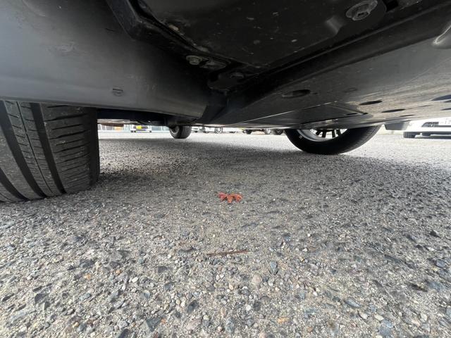 ヤリスクロス ハイブリッドG ★4WD★アラウンドビューモニター★ETC★クルーズコントロール★パノラミックビュー★LEDヘッドライト★純正ディスプレーオーディオ★電動式パーキングブレーキ★アップグレード純正アルミ★(16枚目)