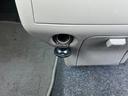【シガーソケット】車から電源をとるための電源設備。さまざまな用途に使えるようになっています。