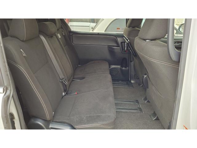 エスクァイア Xi(10枚目)