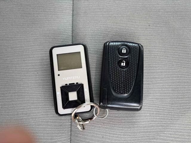 ムーヴコンテ Ｘ　４ＷＤ　フルセグナビ　ＥＴＣ　スマートキー　エンジンスターター　アイドリングストップ　ベンチシート　ＣＶＴ　盗難防止システム　ＡＢＳ　衝突安全ボディ　エアコン　パワーステアリング　パワーウィンドウ（23枚目）