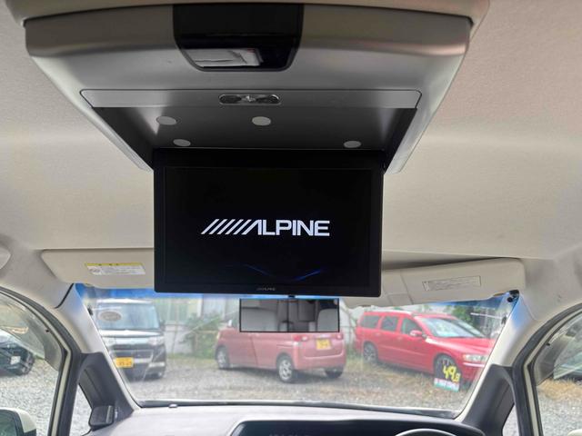 ステップワゴン Ｌ　フルセグナビ　Ｂｌｕｅｔｏｏｔｈ　バックカメラ　後席モニター　両側電動スライドドア　ＨＩＤ　スマートキー　３列シート８人乗り　ＣＶＴ　アルミホイール　ＣＤ　ＤＶＤ再生　ＵＳＢ（8枚目）