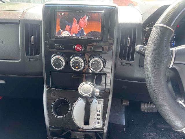 デリカＤ：５ ローデスト　Ｇ　パワーパッケージ　ＥＴＣ　ＴＶ　オートクルーズコントロール　両側電動スライドドア　ＨＩＤ　スマートキー　　電動格納ミラー　後席モニター　３列シート　２２５／６５Ｒ１７　マッドタイヤ　シュテルン１７インチアルミホイール（12枚目）