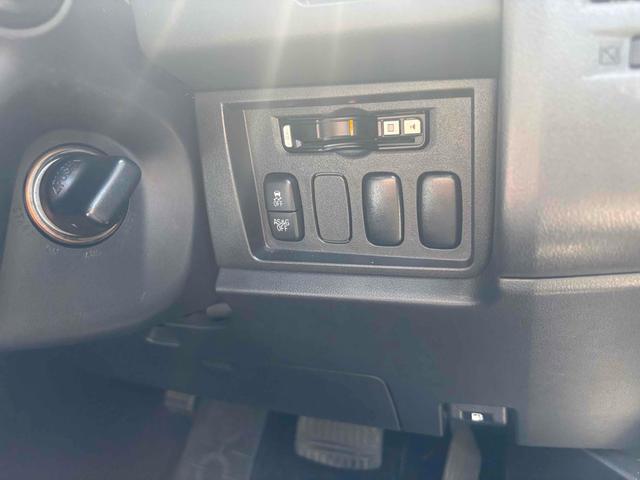 デリカＤ：５ ローデスト　Ｇ　パワーパッケージ　ＥＴＣ　ＴＶ　オートクルーズコントロール　両側電動スライドドア　ＨＩＤ　スマートキー　　電動格納ミラー　後席モニター　３列シート　２２５／６５Ｒ１７　マッドタイヤ　シュテルン１７インチアルミホイール（17枚目）