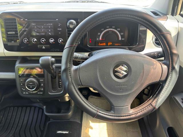 ＭＲワゴン Ｘ　４ＷＤ　スマートキー　バックカメラ　電動格納ミラー　シートヒーター　ベンチシート　ＣＶＴ　盗難防止システム　ＡＢＳ　ＣＤ　ＵＳＢ　アルミホイール　衝突安全ボディ　エアコン　パワーステアリング（12枚目）