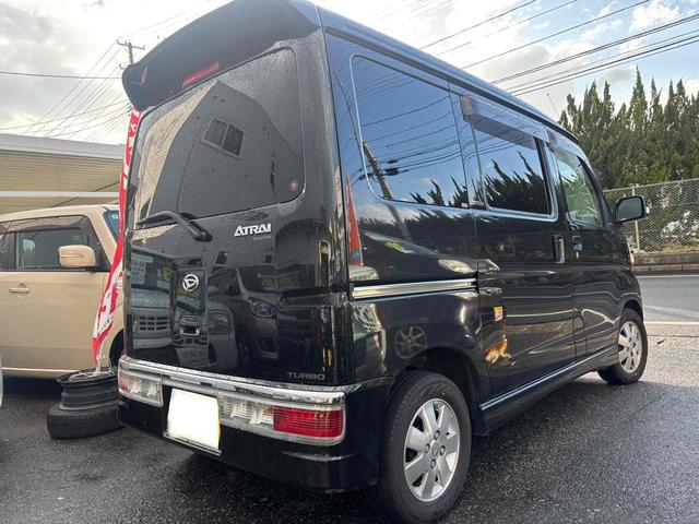 アトレーワゴン カスタムターボＲＳリミテッド　４ＷＤ　バックカメラ　両側スライド・片側電動　ナビ　ＴＶ　ＨＩＤ　キーレスエントリー　電動格納ミラー　ベンチシート　ＡＴ　盗難防止システム　ＡＢＳ　ＣＤ　ＤＶＤ再生　ミュージックプレイヤー接続可（5枚目）