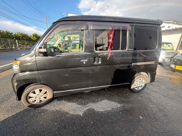 アトレーワゴン カスタムターボＲＳリミテッド　４ＷＤ　バックカメラ　両側スライド・片側電動　ナビ　ＴＶ　ＨＩＤ　キーレスエントリー　電動格納ミラー　ベンチシート　ＡＴ　盗難防止システム　ＡＢＳ　ＣＤ　ＤＶＤ再生　ミュージックプレイヤー接続可（8枚目）