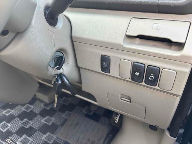 アトレーワゴン カスタムターボＲＳリミテッド　４ＷＤ　バックカメラ　両側スライド・片側電動　ナビ　ＴＶ　ＨＩＤ　キーレスエントリー　電動格納ミラー　ベンチシート　ＡＴ　盗難防止システム　ＡＢＳ　ＣＤ　ＤＶＤ再生　ミュージックプレイヤー接続可（28枚目）