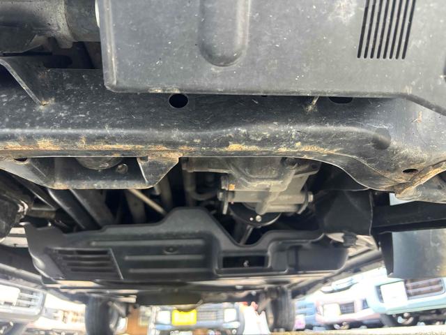 アトレーワゴン カスタムターボＲＳリミテッド　４ＷＤ　バックカメラ　両側スライド・片側電動　ナビ　ＴＶ　ＨＩＤ　キーレスエントリー　電動格納ミラー　ベンチシート　ＡＴ　盗難防止システム　ＡＢＳ　ＣＤ　ＤＶＤ再生　ミュージックプレイヤー接続可（33枚目）