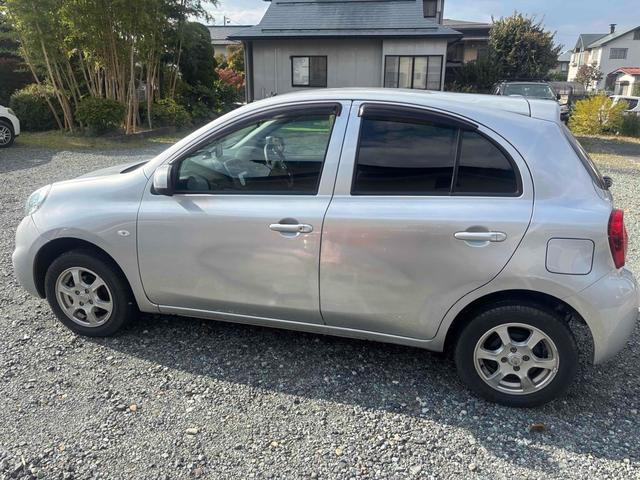 マーチ Ｘ　ＦＯＵＲ　Ｖセレクション　４ＷＤ　バックカメラ　アルミホイール　スマートキー　電動格納ミラー　ＣＶＴ　盗難防止システム　衝突安全ボディ　ＡＢＳ　Ｂｌｕｅｔｏｏｔｈ　エアコン　パワーステアリング　パワーウィンドウ（9枚目）