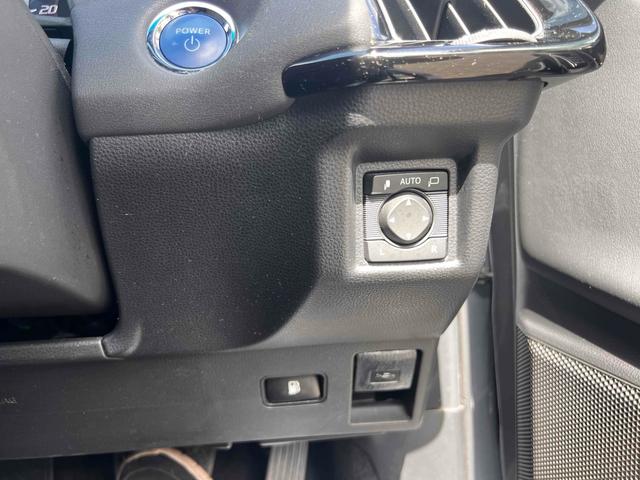 クラウンハイブリッド Ｇ－エグゼクティブ　Ｆｏｕｒ　４ＷＤ　クリアランスソナー　レーンアシスト　オートクルーズコントロール　パークアシスト　衝突被害軽減システム　バックカメラ　アルミホイール　オートマチックハイビーム　オートライト　ＬＥＤヘッドランプ（5枚目）