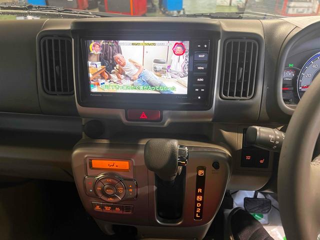 エブリイワゴン 　４ＷＤ　ドライブレコーダー　ＥＴＣ　バックカメラ　両側電動スライドドア　ＴＶ　クリアランスソナー　レーンアシスト　衝突被害軽減システム　オートライト　スマートキー　アイドリングストップ　電動格納ミラー（4枚目）