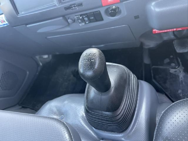 エルフトラック MT 後輪ダブル ドライブレコーダー ETC バックカメラ 電動格納ミラー エアコン パワーウィンドウ 運転席エアバッグ(33枚目)