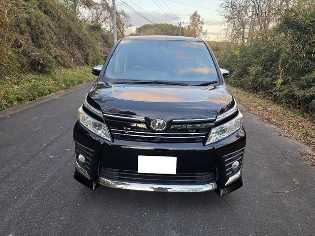 ヴォクシー ZS 煌 ETC TV レーンアシスト 衝突被害軽減システム 両側電動スライドドア オートマチックハイビーム LEDヘッドランプ スマートキー アイドリングストップ 後席モニター 3列シート CVT(13枚目)