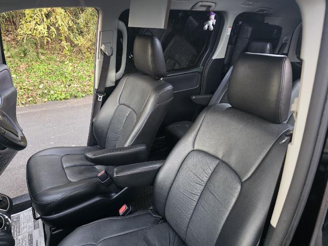 ヴォクシー ZS 煌 ETC TV レーンアシスト 衝突被害軽減システム 両側電動スライドドア オートマチックハイビーム LEDヘッドランプ スマートキー アイドリングストップ 後席モニター 3列シート CVT(24枚目)