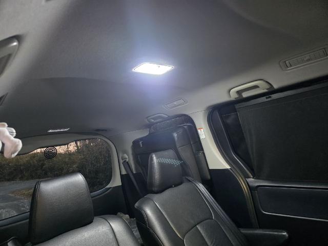 ヴォクシー ZS 煌 ETC TV レーンアシスト 衝突被害軽減システム 両側電動スライドドア オートマチックハイビーム LEDヘッドランプ スマートキー アイドリングストップ 後席モニター 3列シート CVT(27枚目)