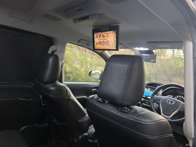 ヴォクシー ZS 煌 ETC TV レーンアシスト 衝突被害軽減システム 両側電動スライドドア オートマチックハイビーム LEDヘッドランプ スマートキー アイドリングストップ 後席モニター 3列シート CVT(30枚目)