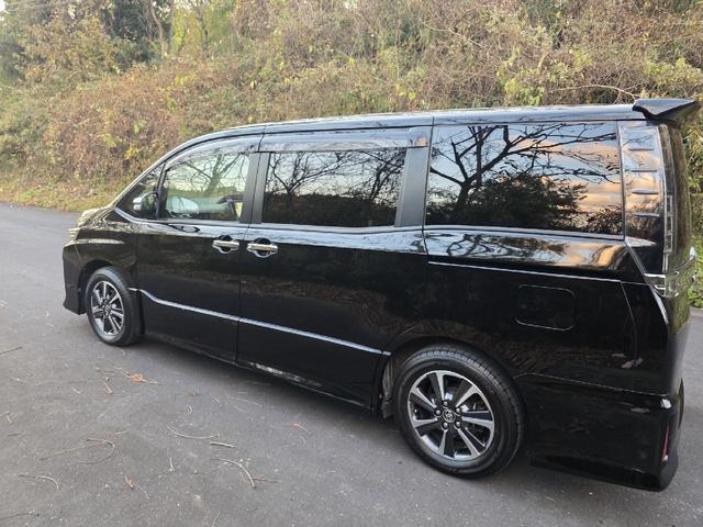 ヴォクシー ZS 煌 ETC TV レーンアシスト 衝突被害軽減システム 両側電動スライドドア オートマチックハイビーム LEDヘッドランプ スマートキー アイドリングストップ 後席モニター 3列シート CVT(52枚目)