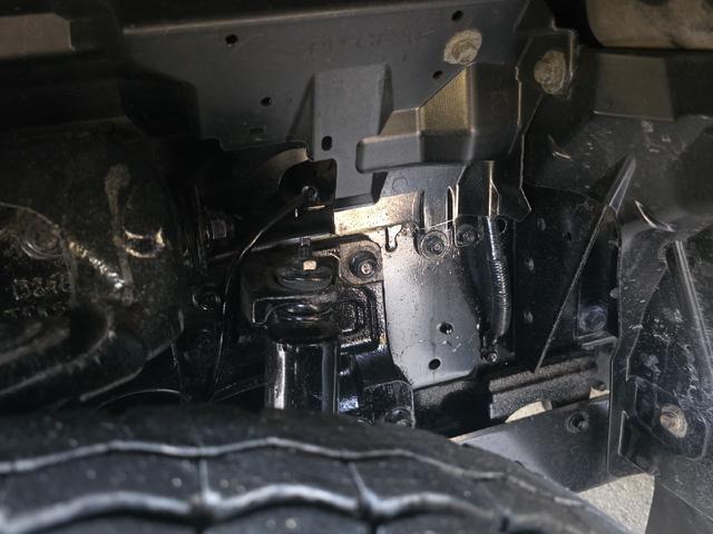 エルフトラック 　Ｗキャブ　トラック　４ＷＤ　垂直ゲート　最大積載量１４５０ｋｇ　５速マニュアル　６人乗り　キーレスエントリー　エアコン　パワーウィンドウ　運転席エアバッグ（23枚目）